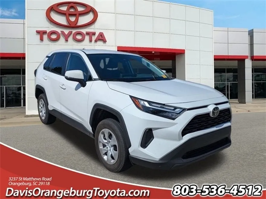 2024 Toyota RAV4 LE photo 1
