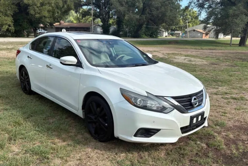 2016 Nissan Altima 3.5 SL photo 1