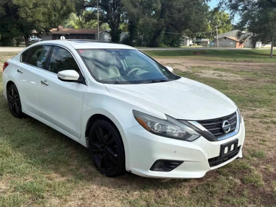 2016 Nissan Altima 3.5 SL photo 1