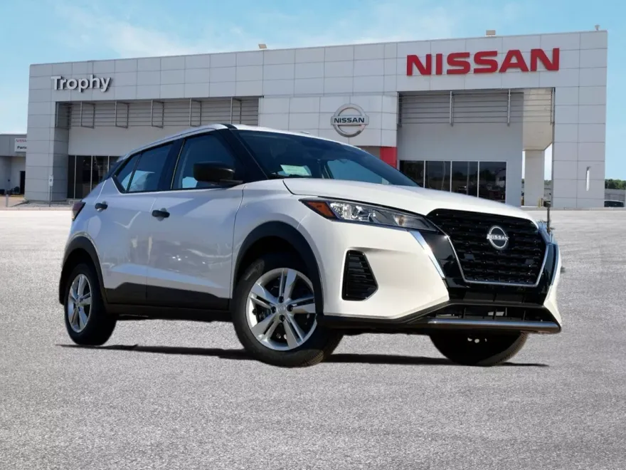 2025 Nissan Kicks Play S photo 1