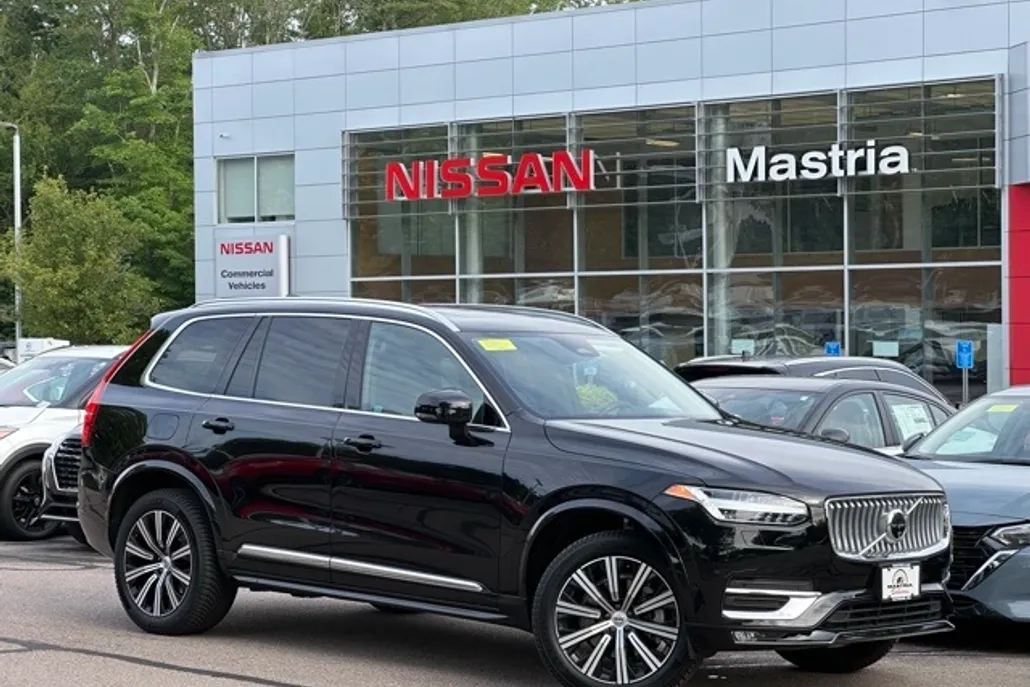 2024 Volvo XC90 Plus photo 1