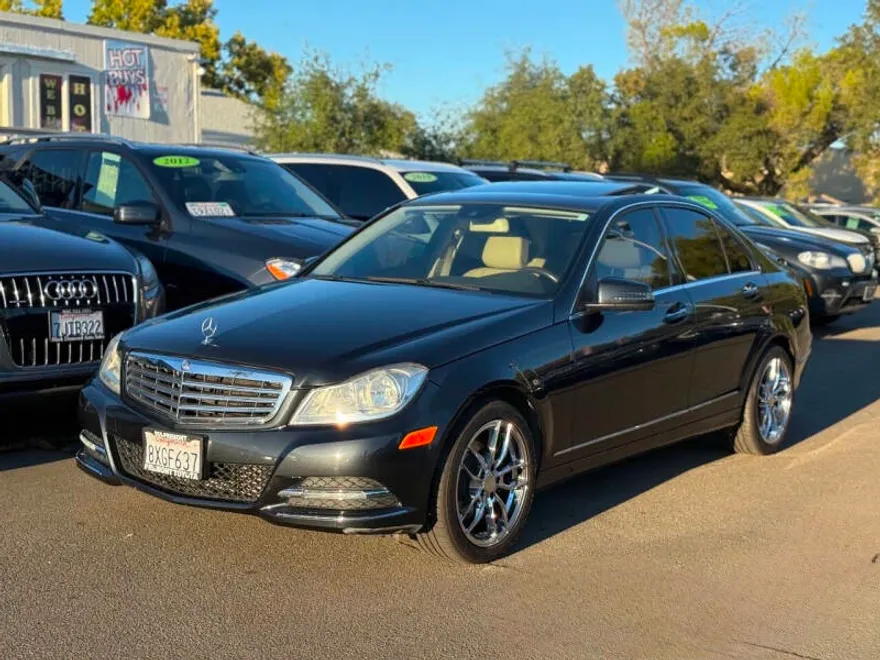 2013 Mercedes Benz C 250 Luxury photo 1
