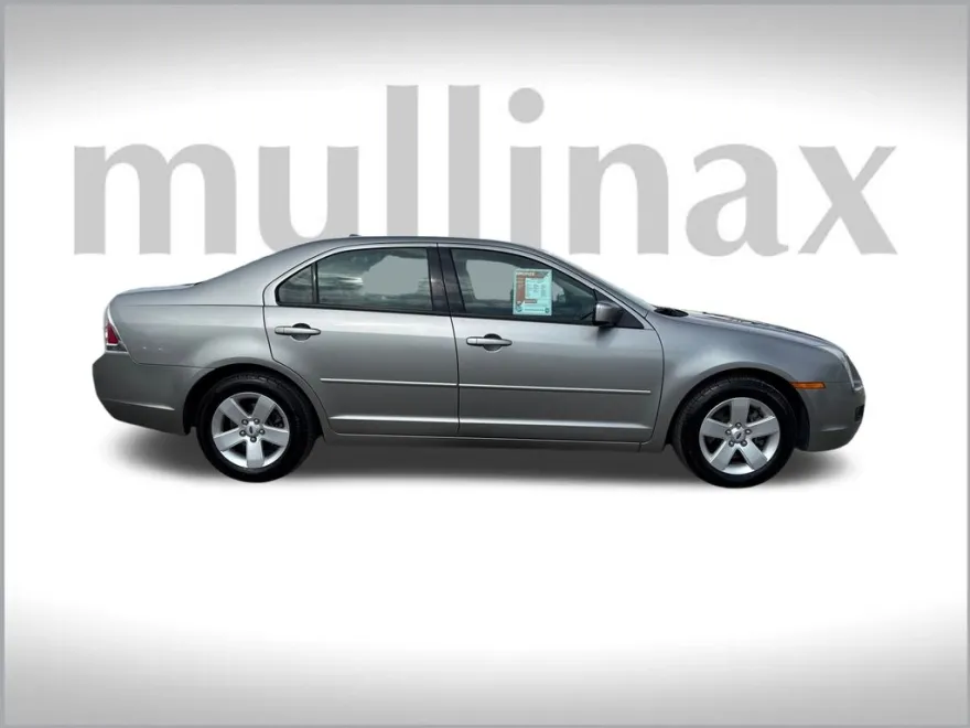 2009 Ford Fusion SE photo 1