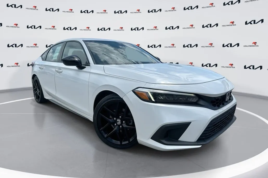 2022 Honda Civic Hatchback Sport photo 1
