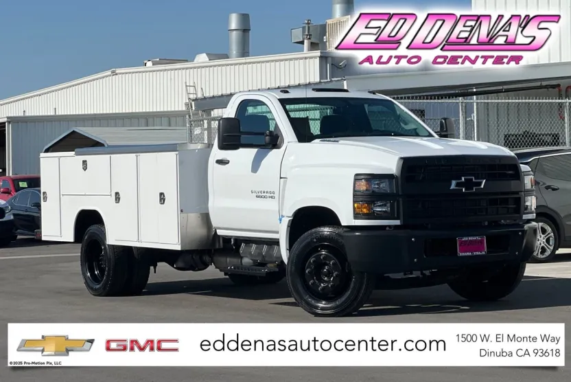 2023 Chevrolet Silverado 6500HD Work Truck photo 1