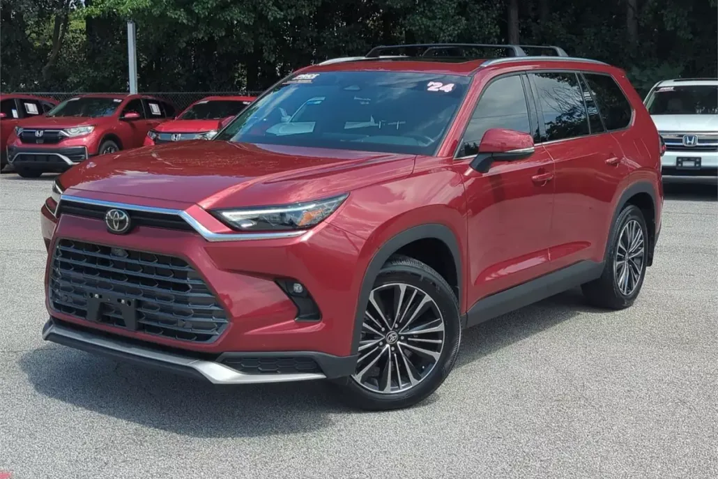 2024 Toyota Highlander Hybrid Platinum photo 1