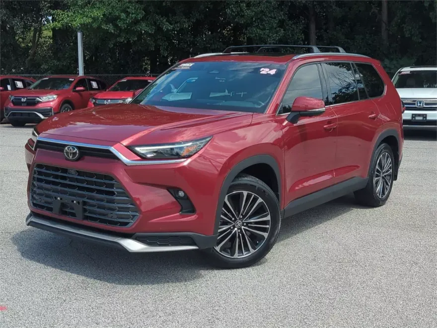 2024 Toyota Highlander Hybrid Platinum photo 1