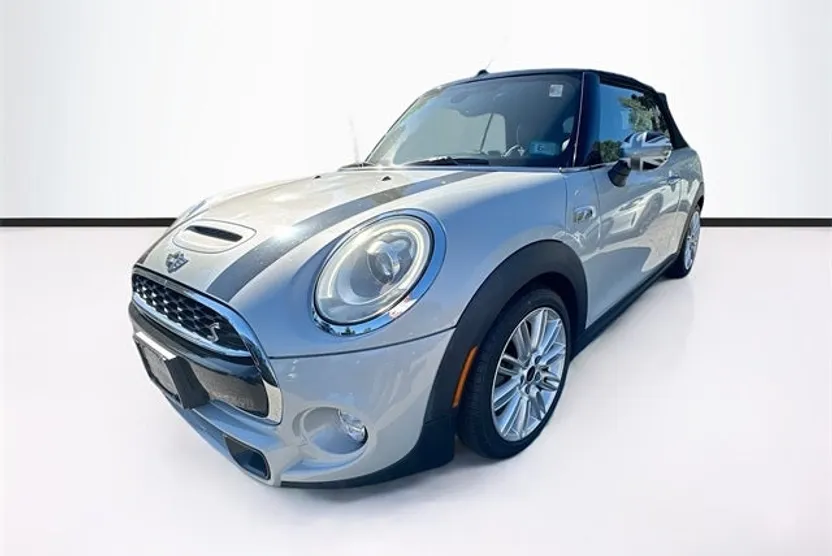 2017 Mini Cooper Convertible S photo 1
