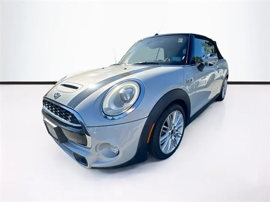 2017 Mini Cooper Convertible S photo 1