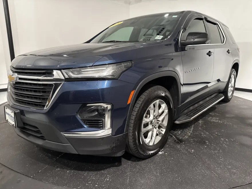 2022 Chevrolet Traverse LS photo 1