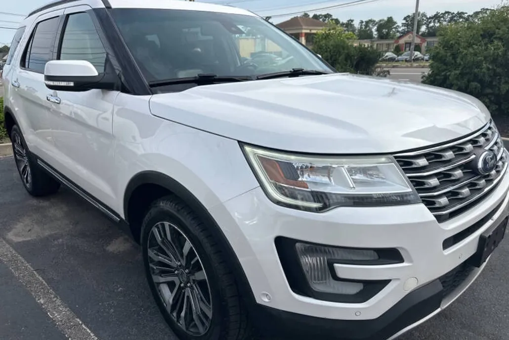 2016 Ford Explorer Limited photo 1
