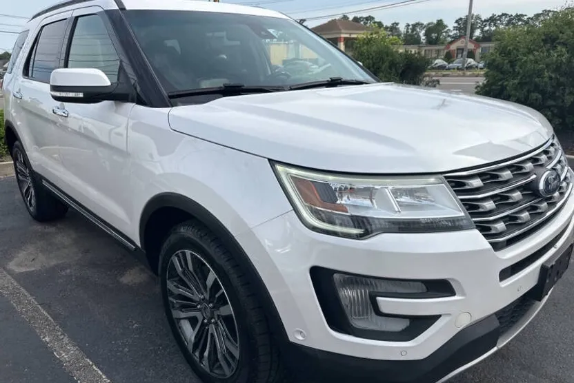 2016 Ford Explorer Limited photo 1