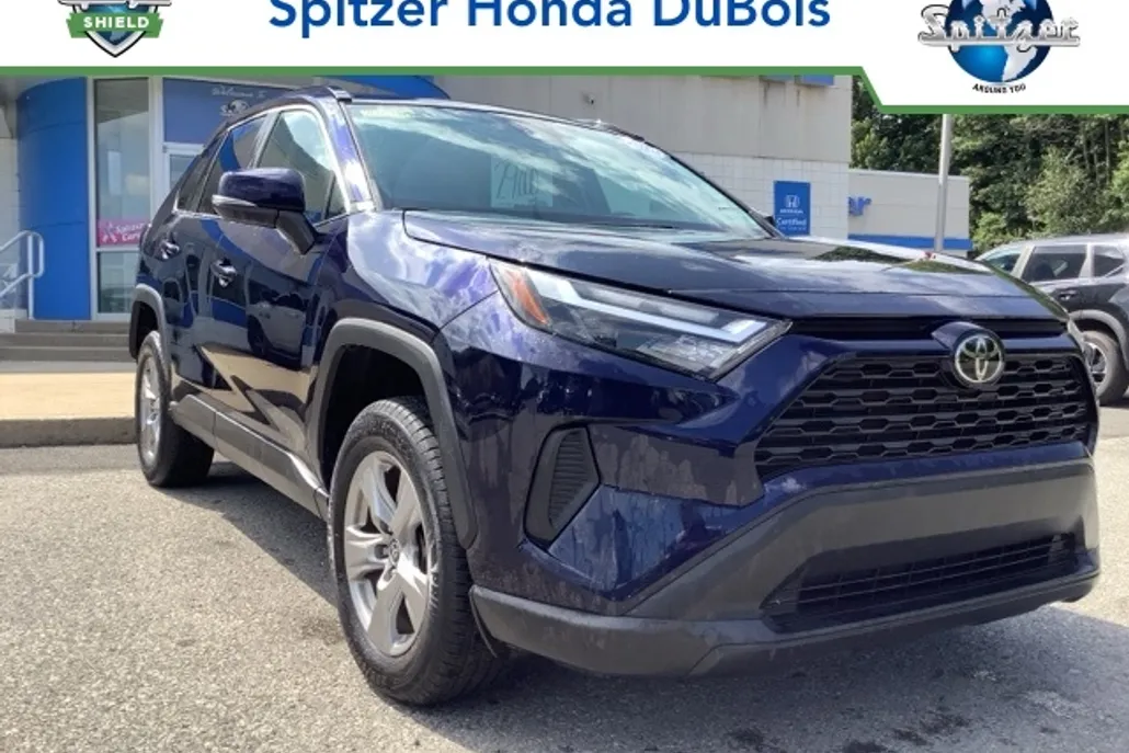 2023 Toyota RAV4 XLE photo 1