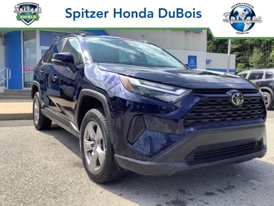 2023 Toyota RAV4 XLE photo 1