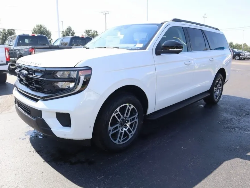2025 Ford Expedition MAX photo 1