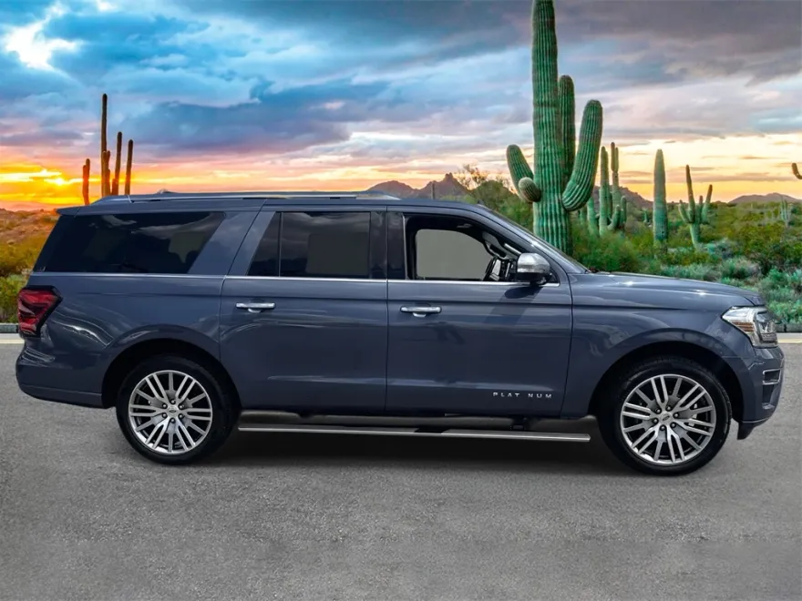 2022 Ford Expedition MAX Platinum photo 1