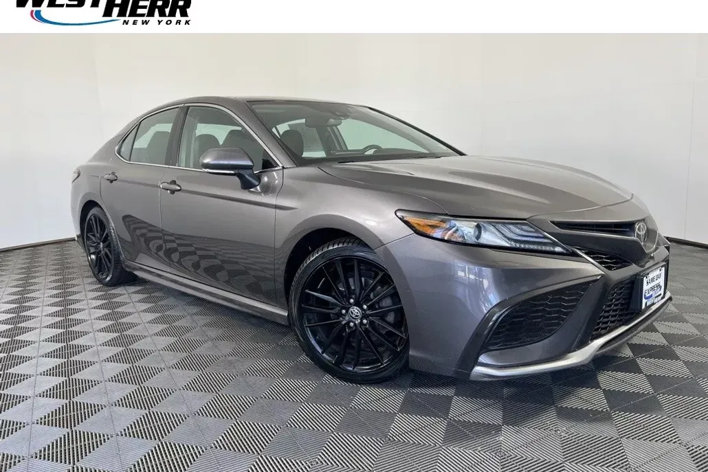 2022 Toyota Camry XSE photo 1