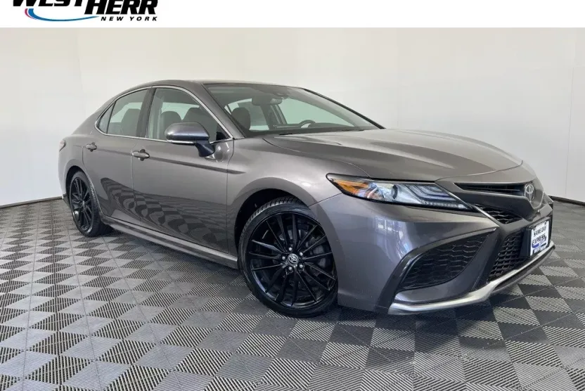 2022 Toyota Camry XSE photo 1