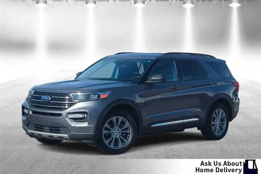 2022 Ford Explorer XLT photo 1
