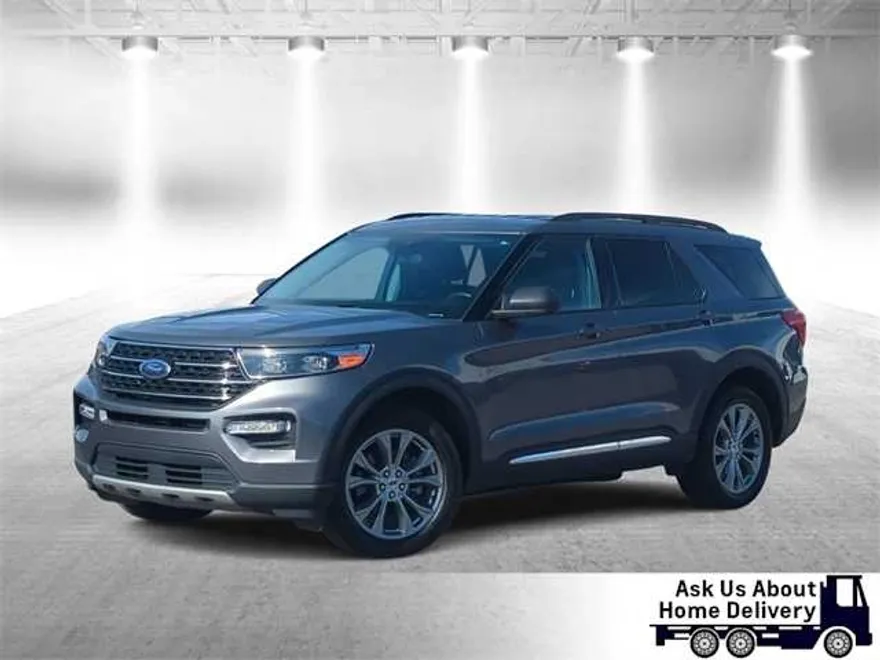 2022 Ford Explorer XLT photo 1
