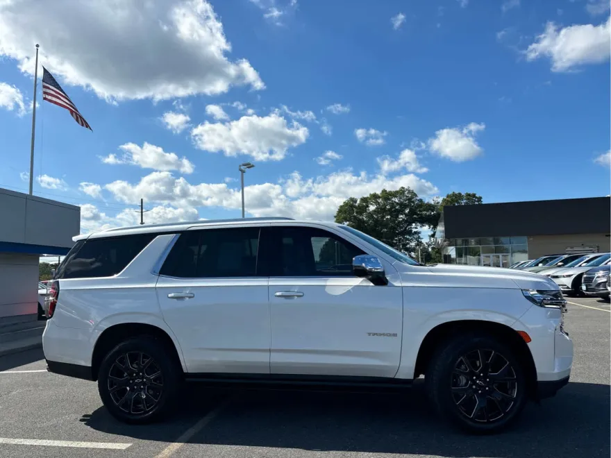 2023 Chevrolet Tahoe Premier photo 1