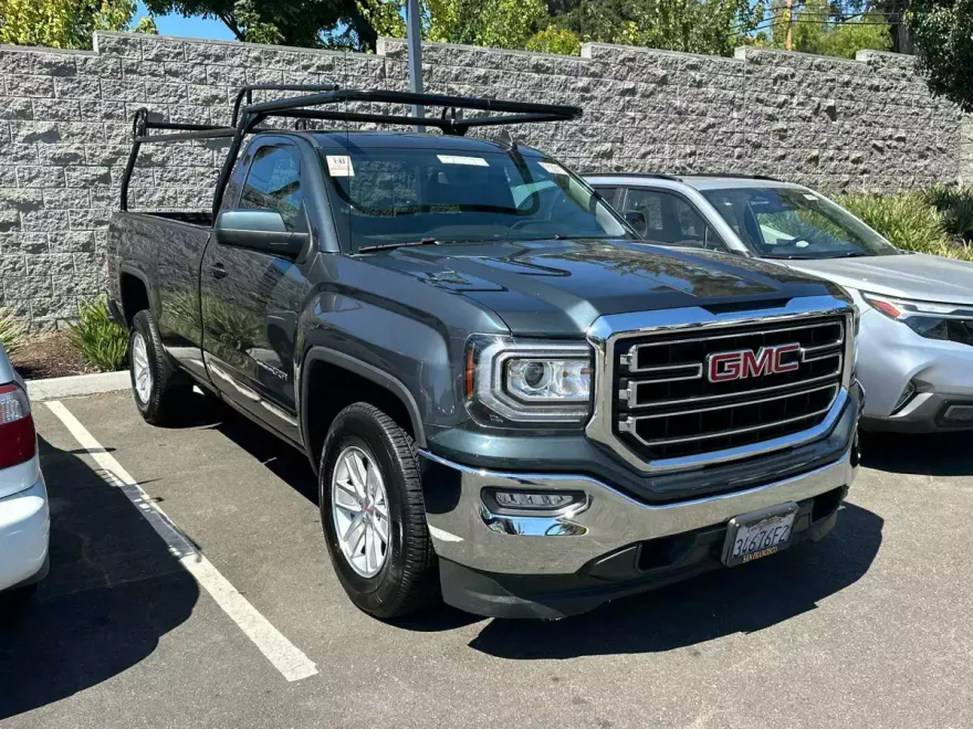 2017 Gmc Sierra 1500 SLE photo 1