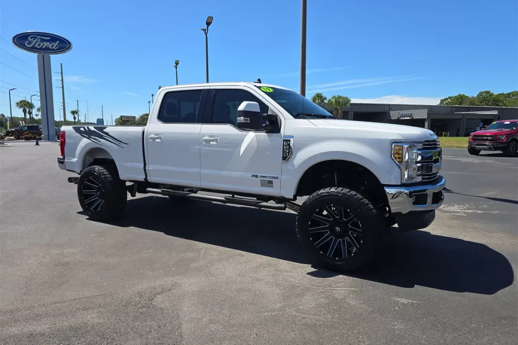 2019 Ford F-250 Lariat photo 1