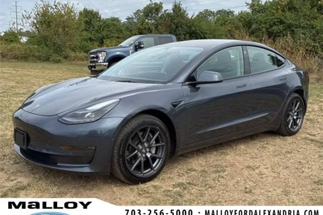 2022 Tesla Model 3 Long Range All-Wheel Drive photo 1