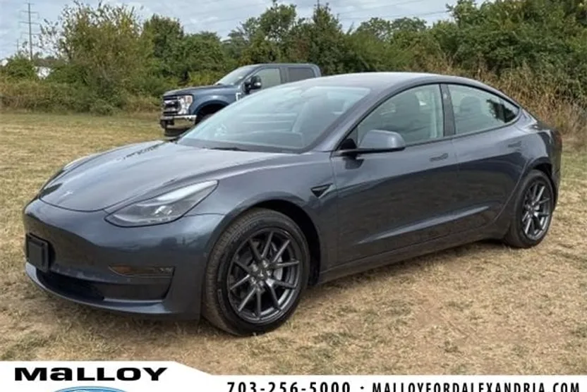 2022 Tesla Model 3 Long Range All-Wheel Drive photo 1