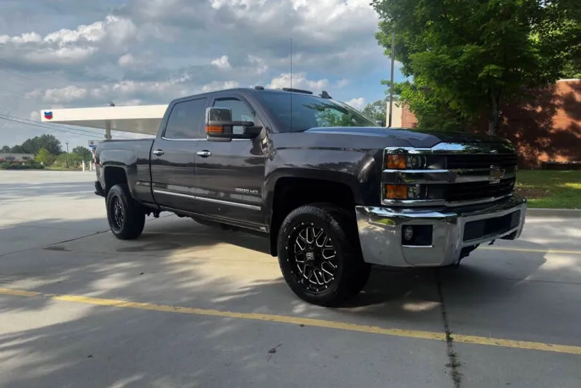 2016 Chevrolet Silverado 2500HD LTZ photo 1