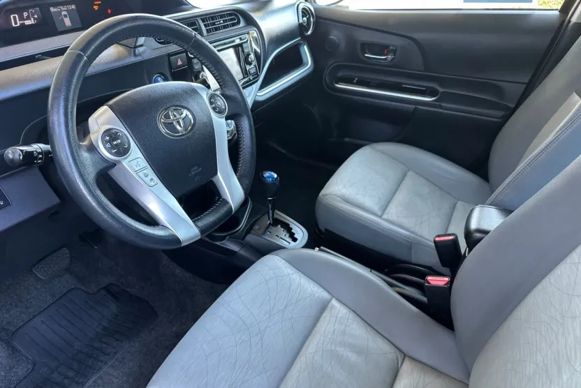 2016 Toyota Prius C Four photo 1