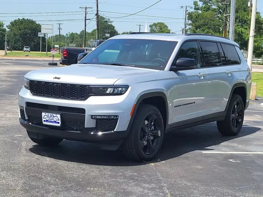 2025 Jeep Grand Cherokee Limited photo 1