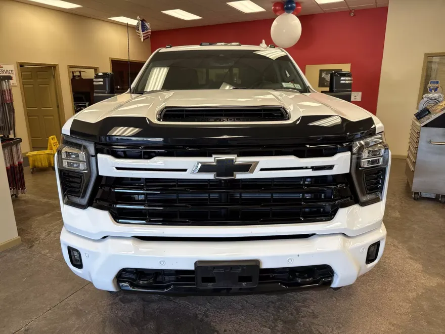 2024 Chevrolet Silverado 2500HD LTZ photo 1