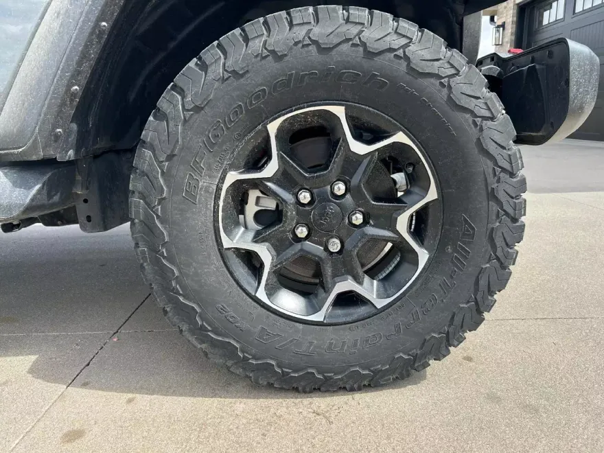 2023 Jeep Wrangler Rubicon photo 7