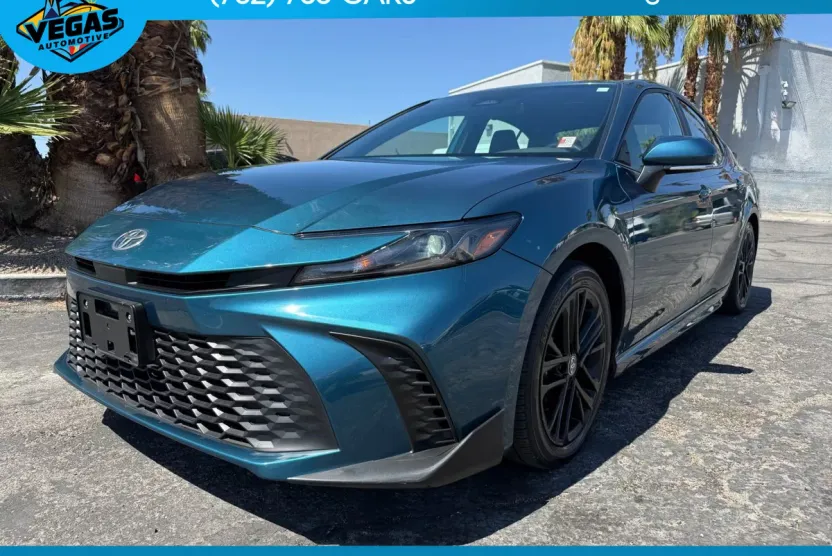 2025 Toyota Camry photo 1