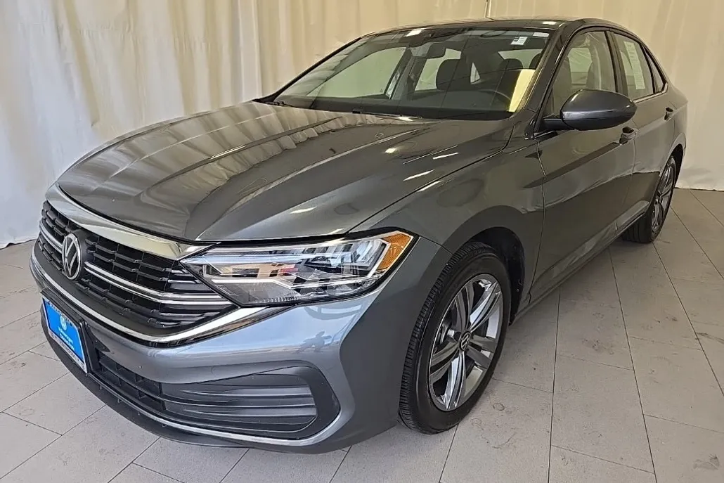2023 Volkswagen Jetta 1.5T SE photo 1