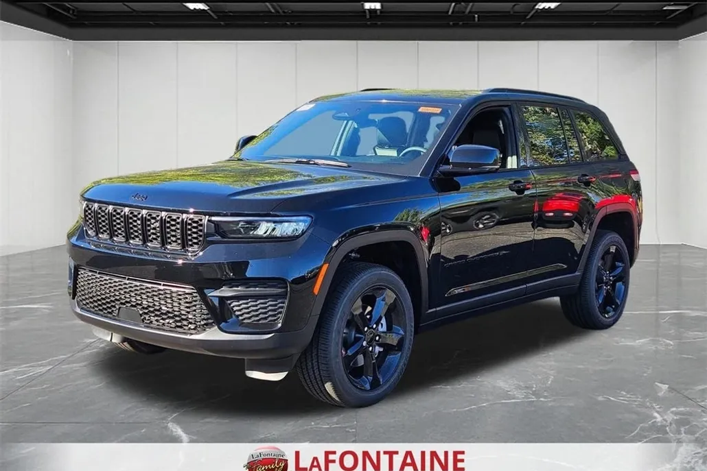 2025 Jeep Grand Cherokee Altitude photo 1