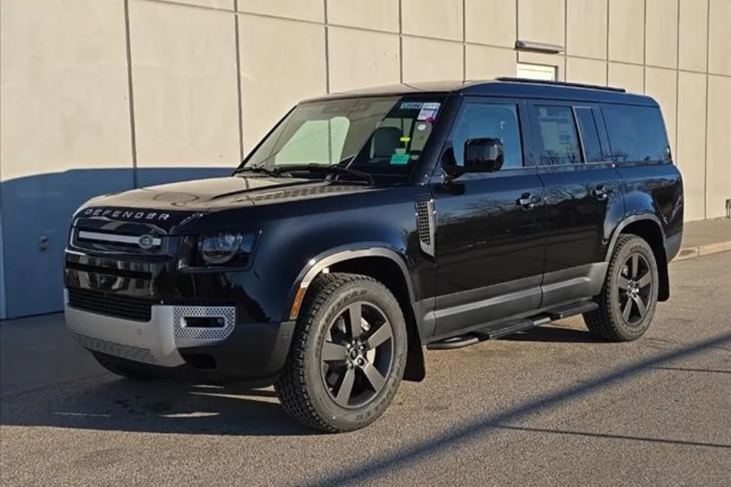 2025 Land Rover Defender S photo 1
