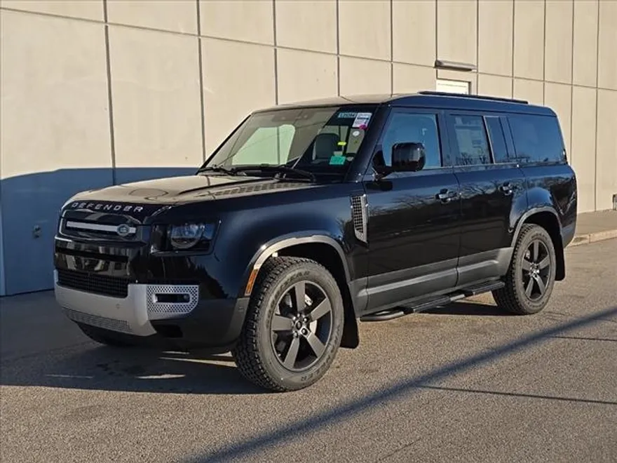 2025 Land Rover Defender S photo 1