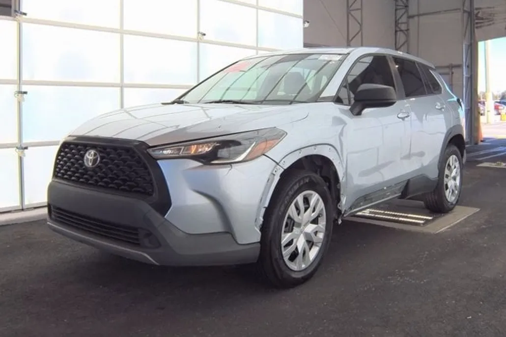 2022 Toyota Corolla Cross L photo 1