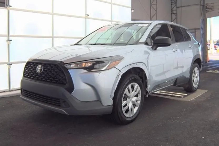 2022 Toyota Corolla Cross L photo 1
