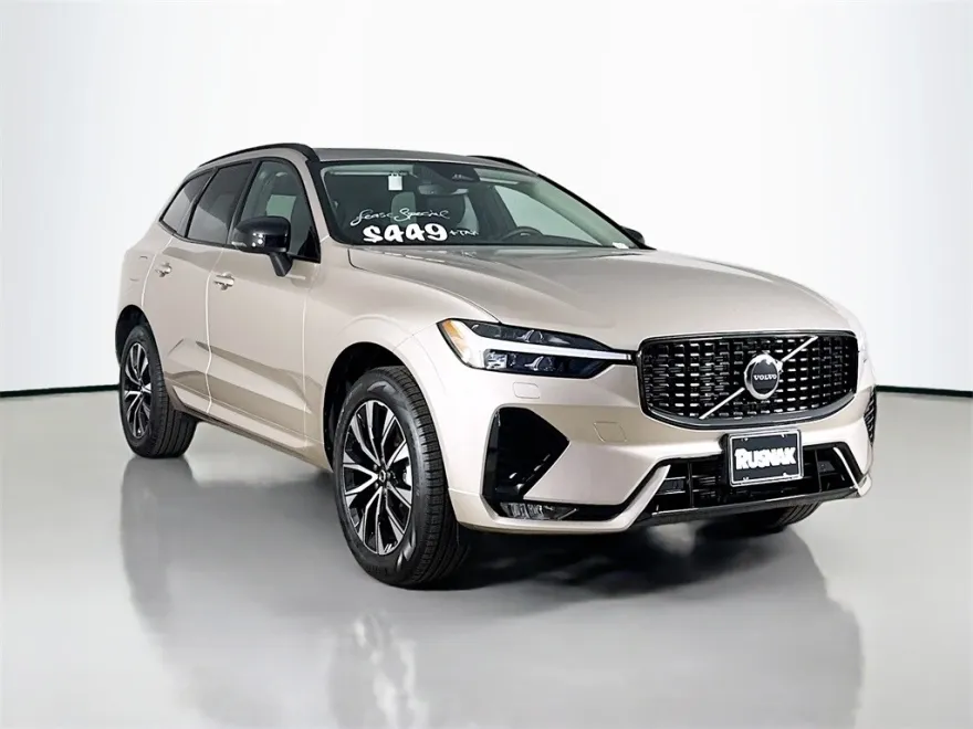 2025 Volvo XC60 B5 Core photo 1
