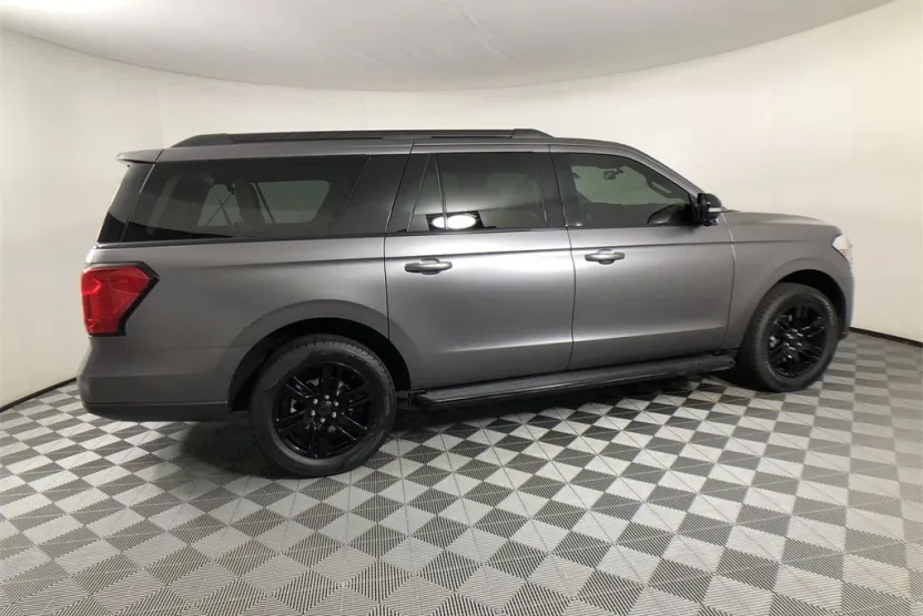 2022 Ford Expedition MAX XLT photo 1