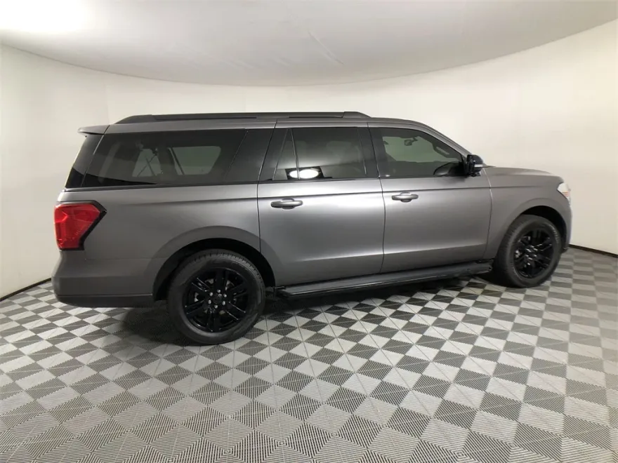 2022 Ford Expedition MAX XLT photo 1