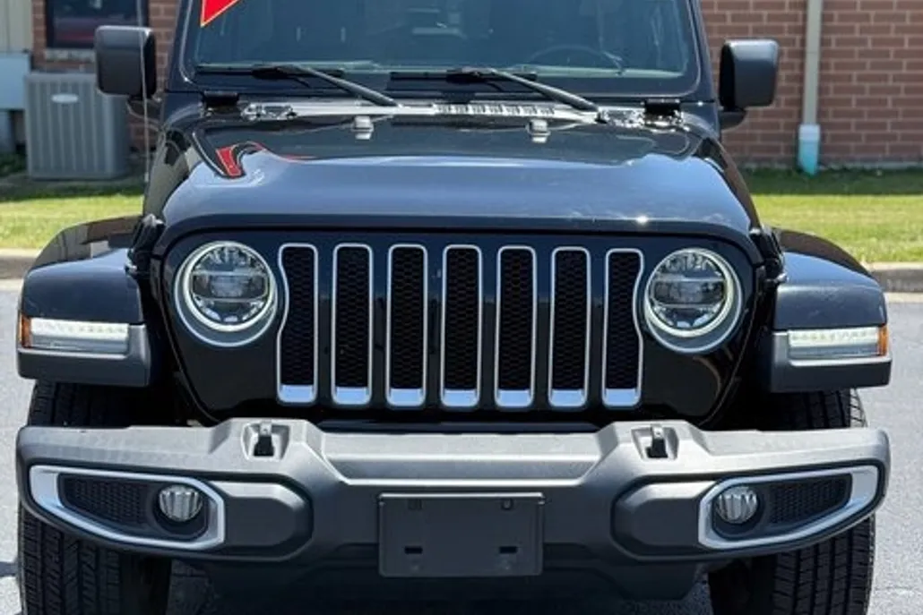 2018 Jeep Wrangler Unlimited Sahara photo 1