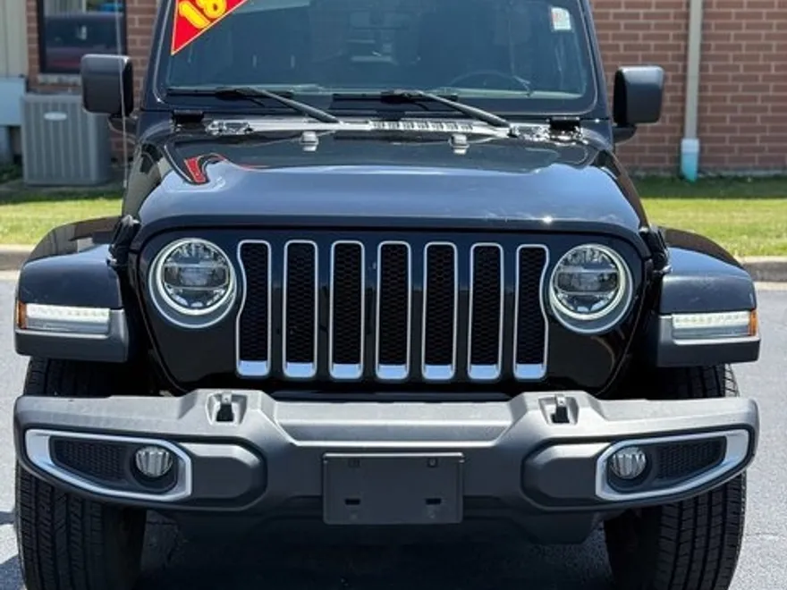 2018 Jeep Wrangler Unlimited Sahara photo 1