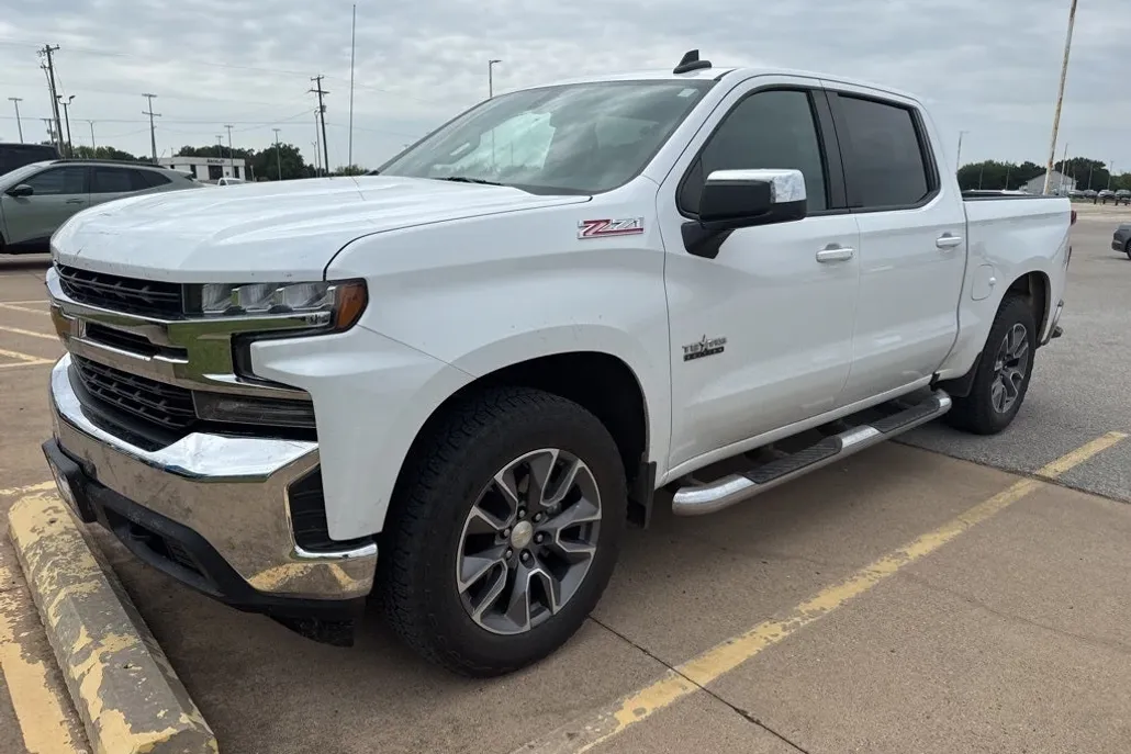 2020 Chevrolet Silverado 1500 LT photo 1