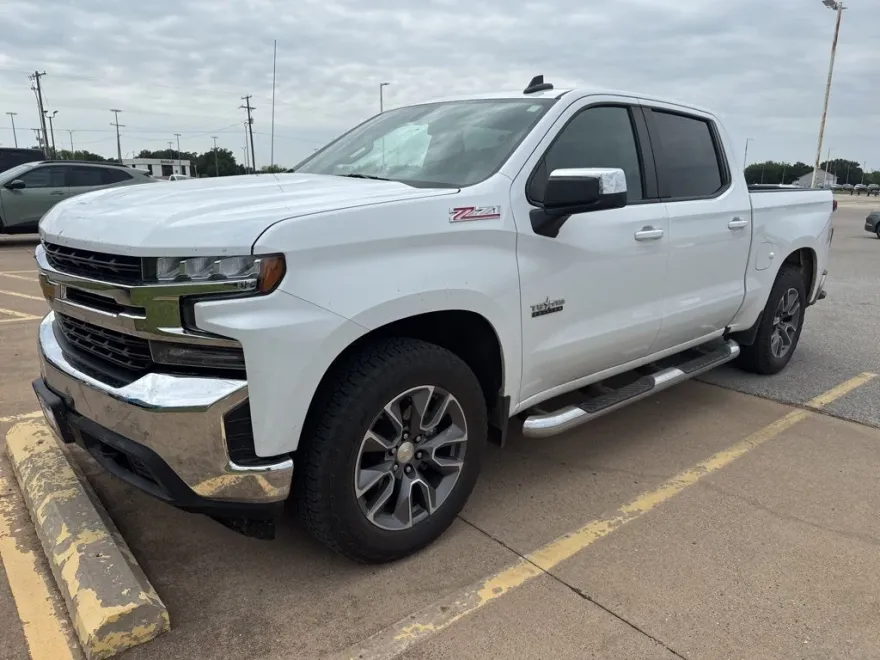 2020 Chevrolet Silverado 1500 LT photo 1