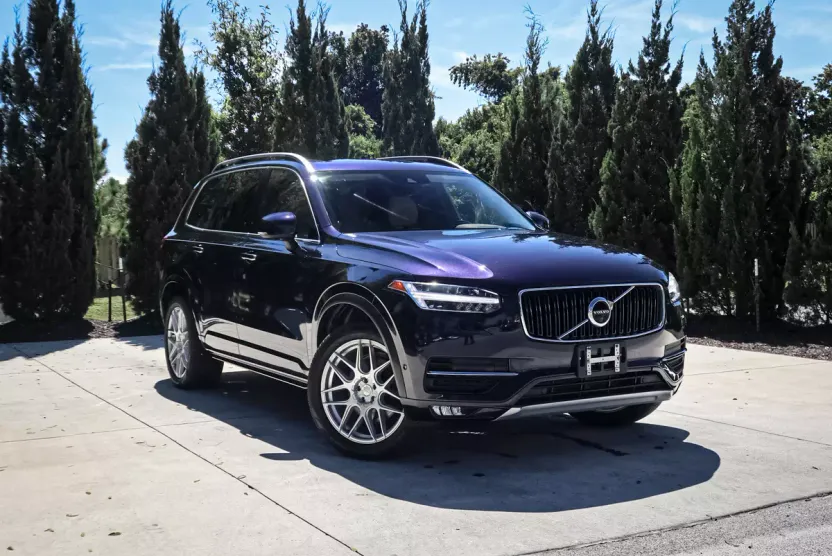 2016 Volvo XC90 T6 Momentum photo 1