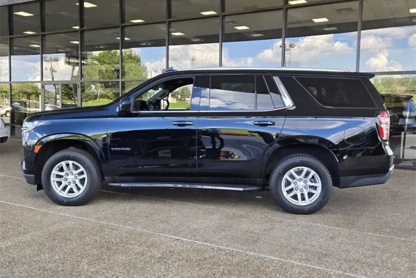 2022 Chevrolet Tahoe LS photo 1